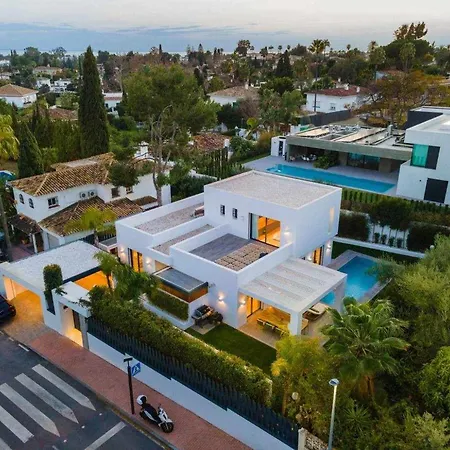 Contemporanea Al Campo De Golf De Guadalmina Marbella