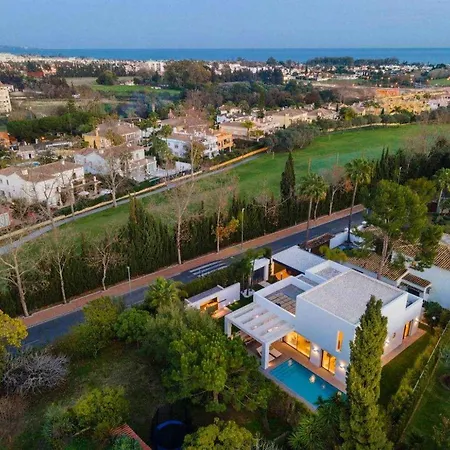 Contemporanea Al Campo De Golf De Guadalmina Holiday home Marbella