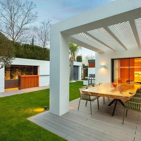 Contemporanea Al Campo De Golf De Guadalmina Holiday home *