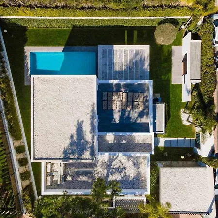Contemporanea Al Campo De Golf De Guadalmina *