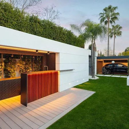 Contemporanea Al Campo De Golf De Guadalmina