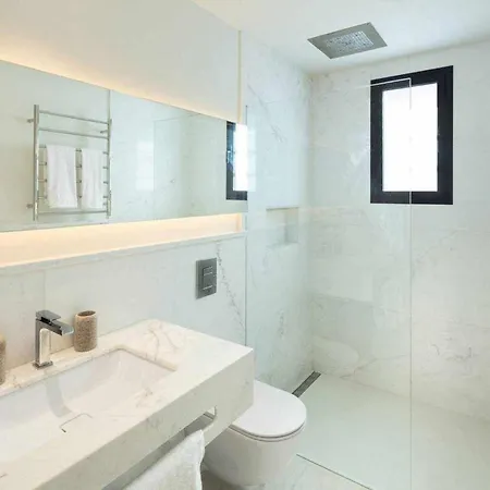 Contemporanea Al Campo De Golf De Guadalmina Holiday home *