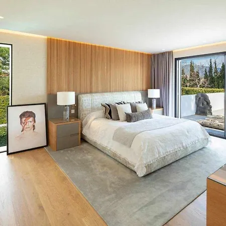 Contemporanea Al Campo De Golf De Guadalmina *
